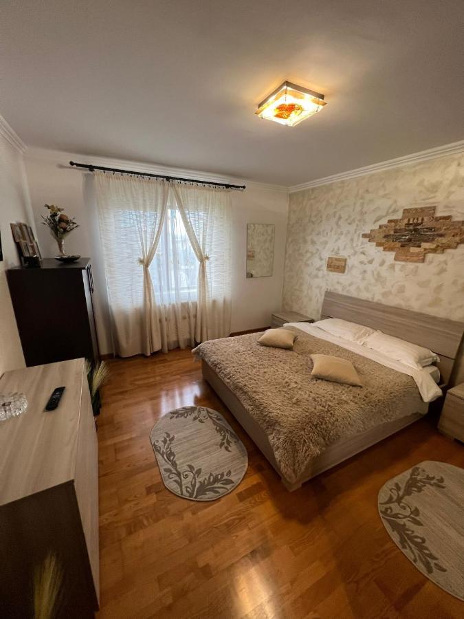 Apartament Crina Rîşnov エクステリア 写真