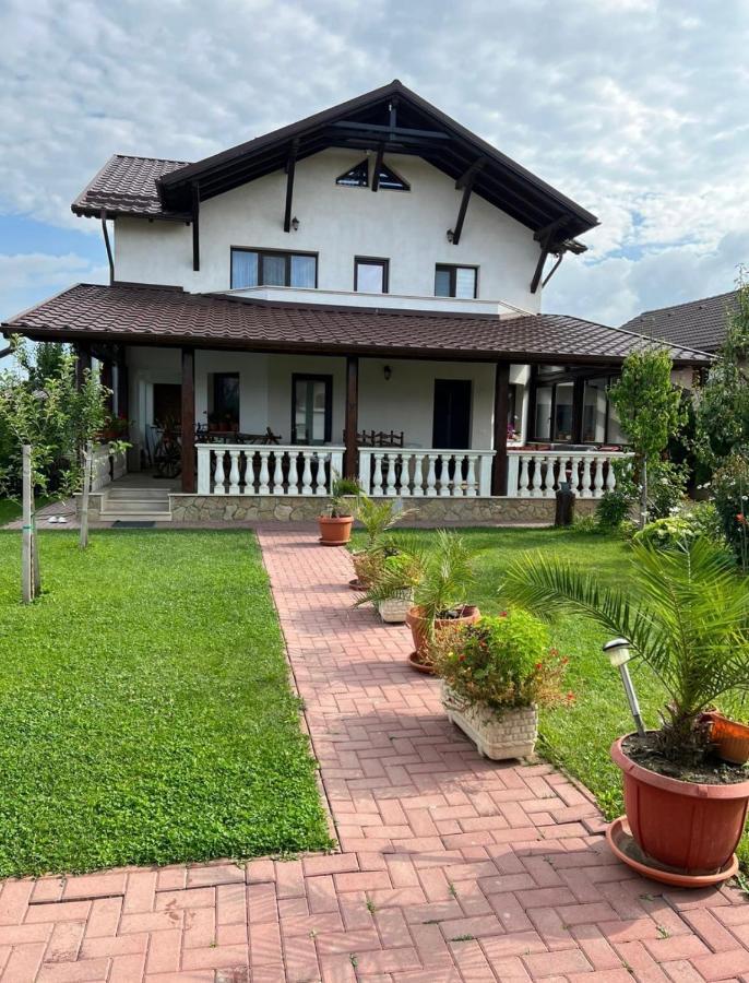 Apartament Crina Rîşnov エクステリア 写真